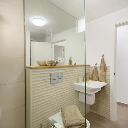 Blue Volcano Apartment, Free Access To The Fariones Sports Center *