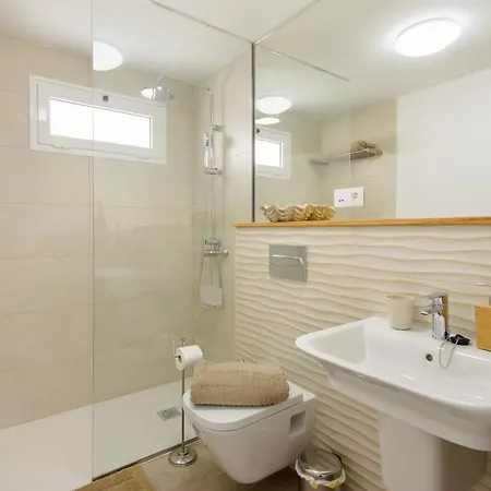 Apartment Blue Volcano Apartment, Free Access To The Fariones Sports Center Puerto del Carmen (Lanzarote)
